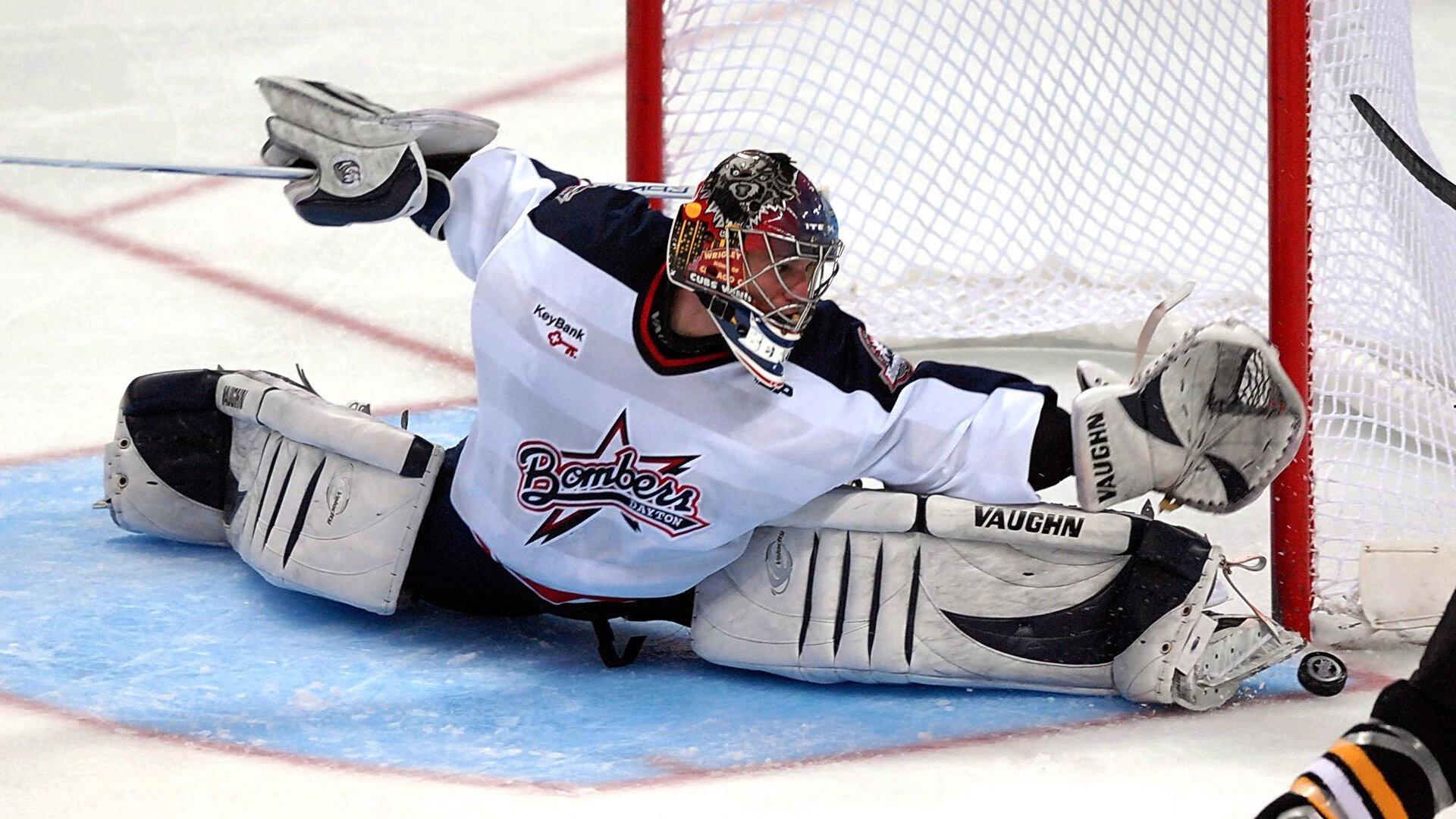 科尔神勇封堵C罗射门，球迷盛赞移动门柱捍卫球队胜利