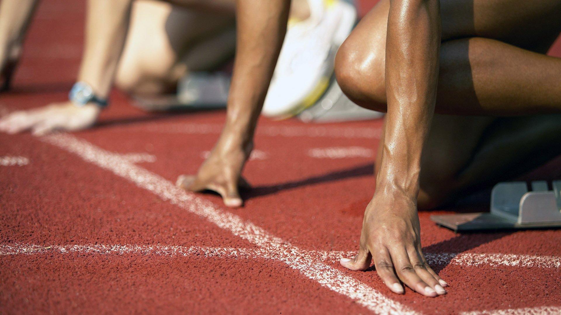 星河璀璨难掩裂痕，传奇炮轰巨星缺席引发足坛震荡